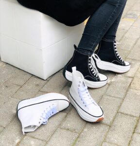 CHUNKY SNEAKERS ΣΕ ΣΤΥΛ ΜΠΟΤΑΚΙ ΜΕ ΚΟΡΔΟΝΙΑ