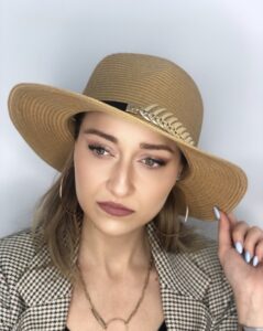 ΜΠΕΖ ΚΑΠΕΛΟ ΜΕ ΧΡΥΣΗ ΑΛΥΣΙΔΑ ΚΑΙ ΜΑΥΡΟ ΖΩΝΑΚΙ