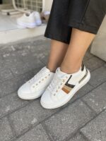 ΛΕΥΚΑ ΣΝΙΚΕΡΣ ΜΕ ΛΕΠΤΟΜΕΡΕΙΕΣ ΜΟΤΙΒΑ - Image 2