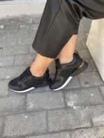 ΜΑΥΡΑ ΣΝΙΚΕΡΣ ΜΕ ΑΣΠΡΗ ΛΕΠΤΟΜΕΡΕΙΑ ΣΤΟ ΠΛΑΙ - Image 2