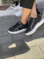 Μαύρα Sneakers με Pattern και Χρυσή Λεπτομέρεια - Image 2