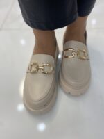 Loafers με Μεταλλική Αλυσίδα