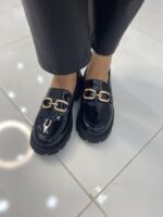 Μαύρα Loafers με Μεταλλική Αλυσίδα