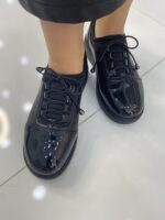 Μοκασίνια λουστρίνι με κορδόνι