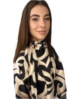 μπλούζα εμπριμέ με μπεζ λεπτομέρειες - Image 2