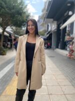 Μασίφ παλτό μπεζ με τσέπες