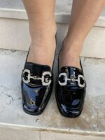 Μαύρα Loafers λουστρίν με Διακομητική Αλυσίδα - Image 3