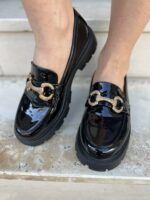 Μαύρα λουστρίν Loafers Classic με Χρυσή Αλυσίδα - Image 2
