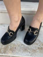 Μαύρα Μοκασίνια με Χοντρό Τακούνι & Χρυσή Αγκράφα - Image 3