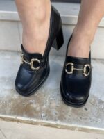 Μαύρα Μοκασίνια με Χοντρό Τακούνι & Χρυσή Αγκράφα - Image 2