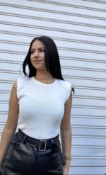 Αμάνικο Μπλουζάκι Με Βάτες Και Χρυσές Λεπτομέρειες