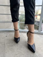 Μαύρες Λουστρίν Γόβες με λουράκι