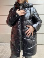 Μαύρο γυαλιστερό καπιτονέ μπουφάν - Image 4