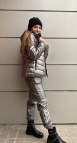 Κοντό καπιτονέ μεταλιζέ ασημί χρώμα - Image 2