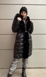 Μακρύ μεσάτο μπουφάν με πλούσια γούνα και ζώνη