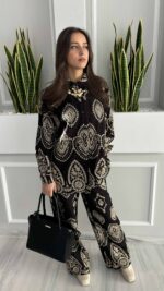 Σετ πουκάμισο και παντελόνι μαύρο με κεντημένα σχέδια